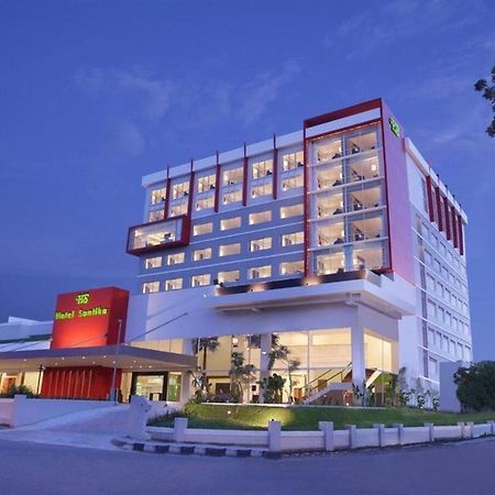 Hotel Santika Palu Exterior photo