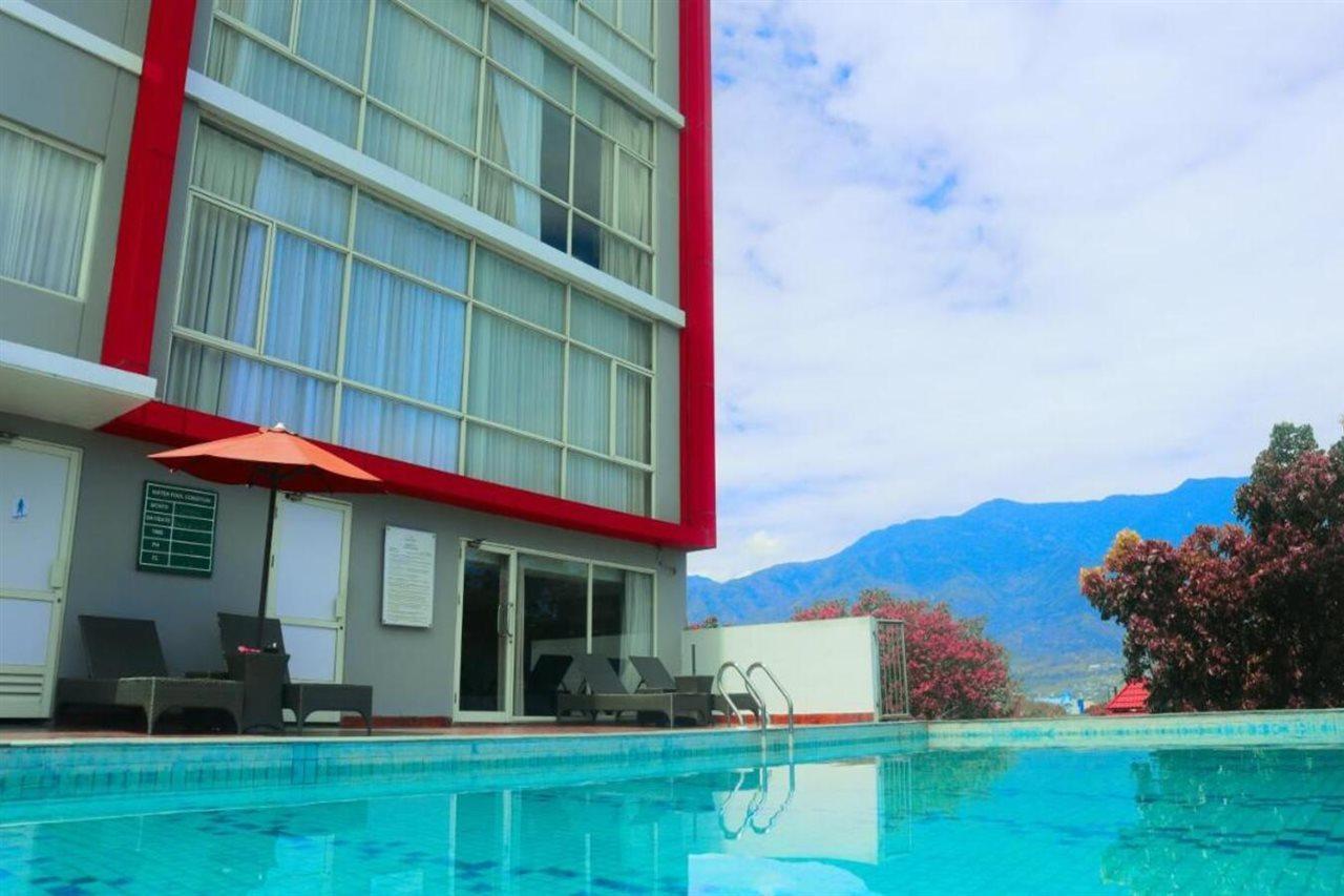Hotel Santika Palu Exterior photo